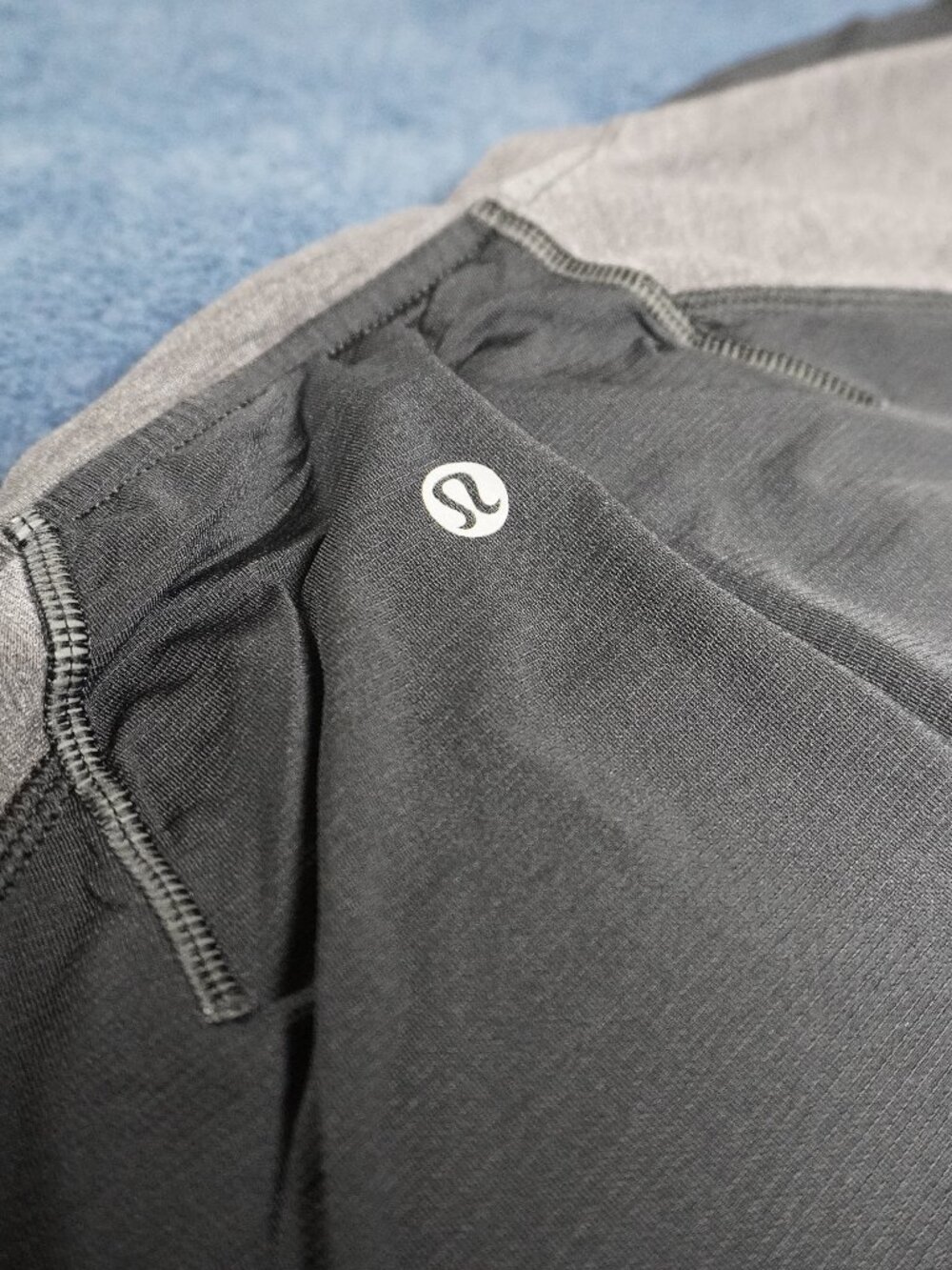 Lululemon workout shirt size M